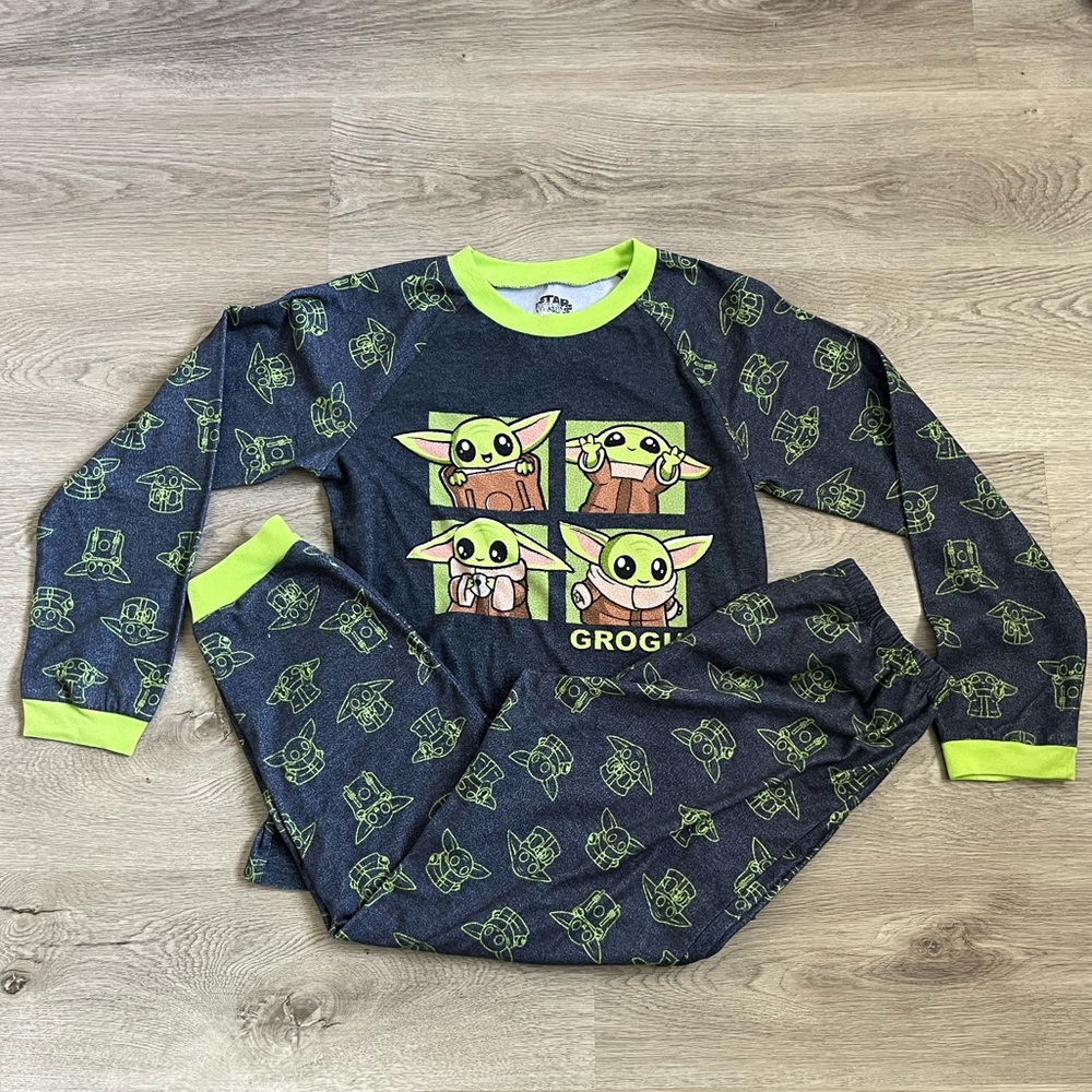 Star Wars the mandalorian baby grogu pajama set for boys size 12/14